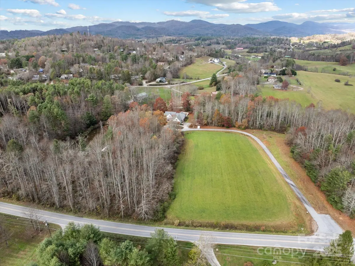 000 Southern Visions Drive, Hendersonville, NC 28792 - Image #1