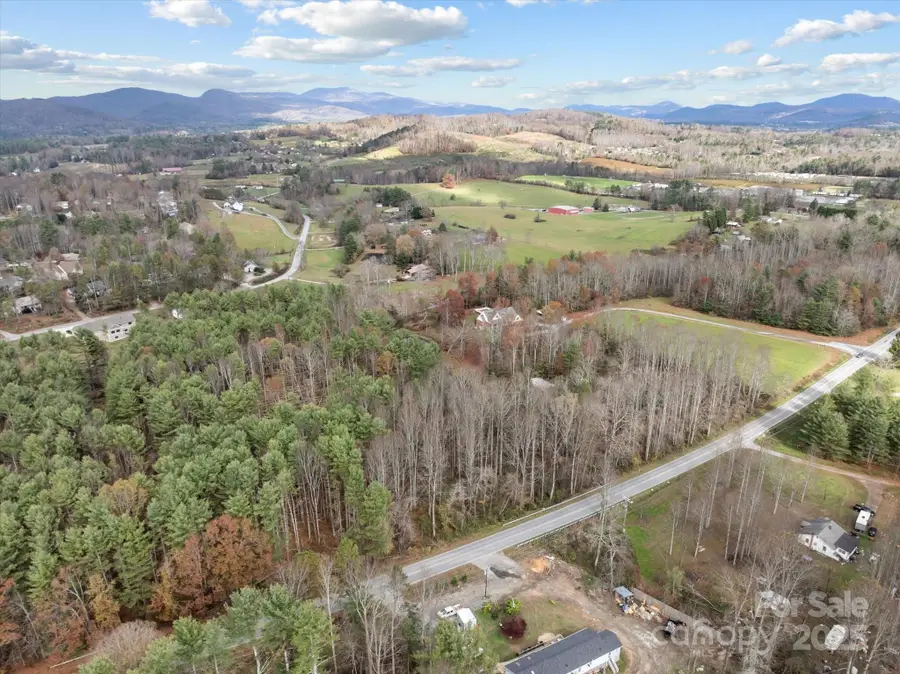 000 Southern Visions Drive, Hendersonville, NC 28792 - Image #2