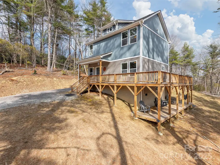 46 Old Chestnut Lane, Hendersonville, NC 28739 - Image #2