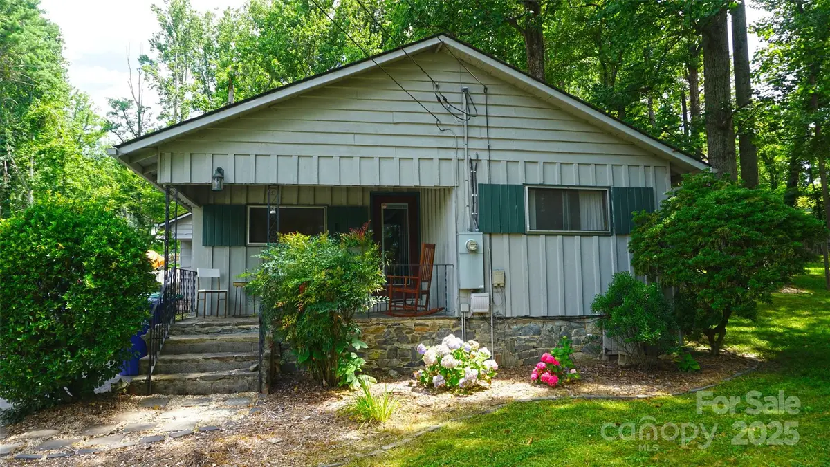 215 Cedar Lane, Arden, NC 28704 - Image #1