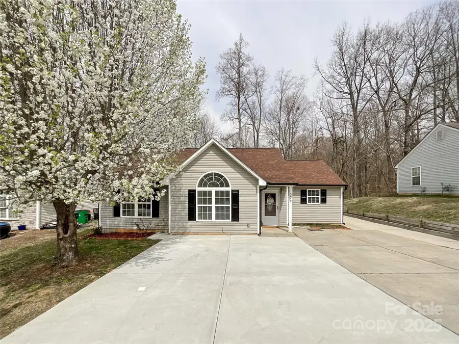 5610 Stone Bluff Court, Charlotte, NC 28214 - Image #2