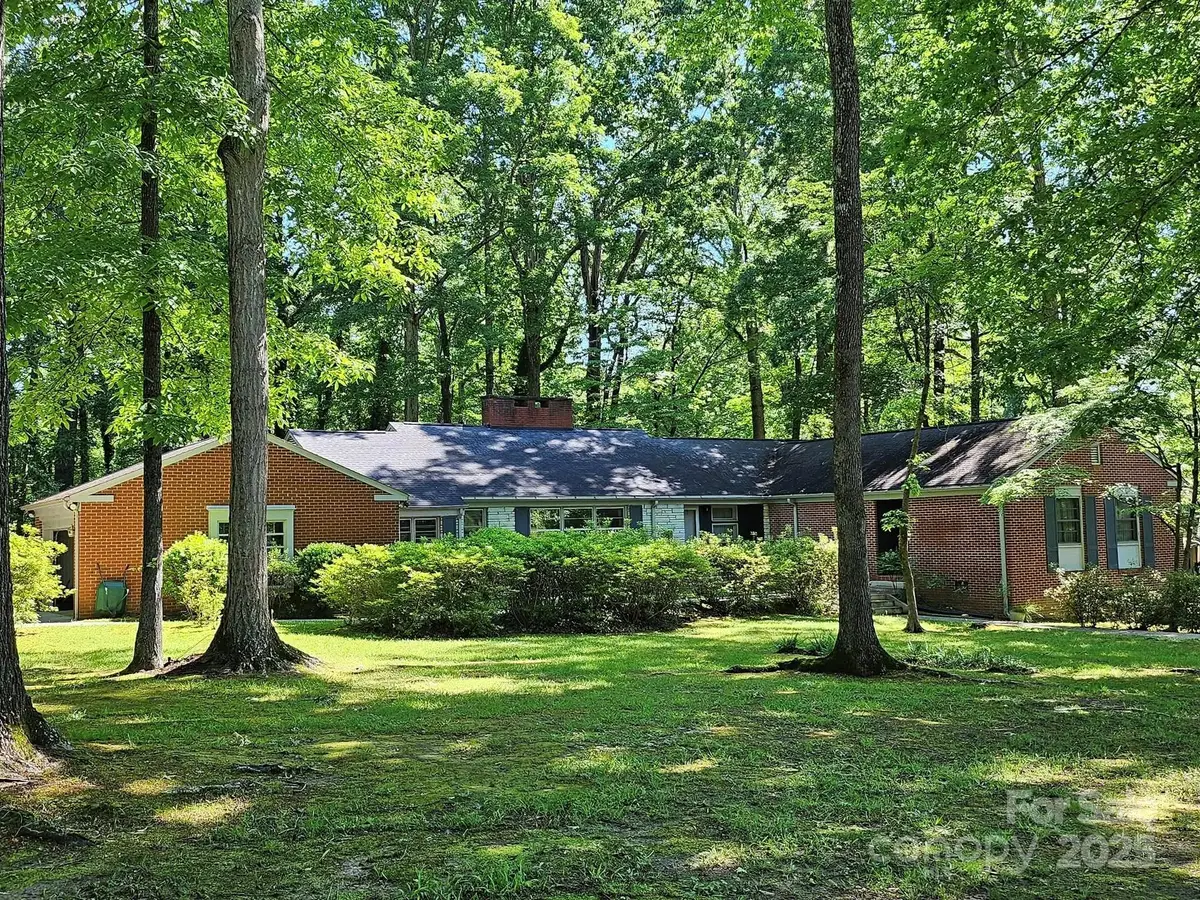 906 Forest Drive, Lancaster, SC 29720 - Image #1