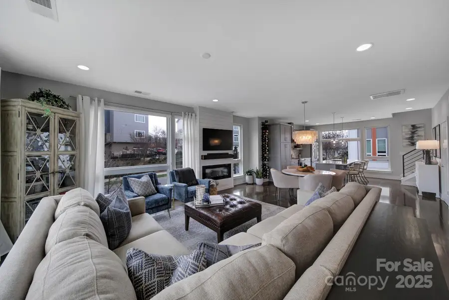 107 W Poindexter Drive, Charlotte, NC 28203 - Image #3