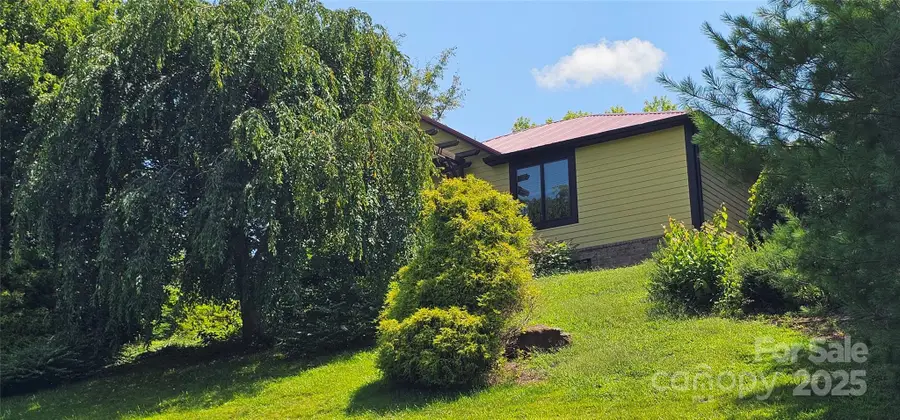 5 N Valley Drive, Weaverville, NC 28787 - Image #2