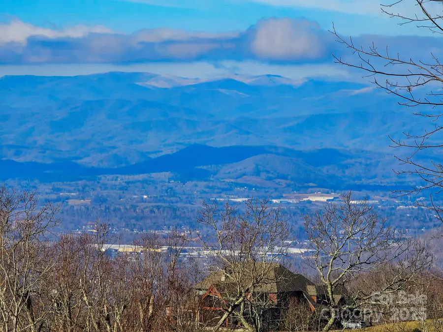 214 Summerset Drive, Hendersonville, NC 28792 - Image #3