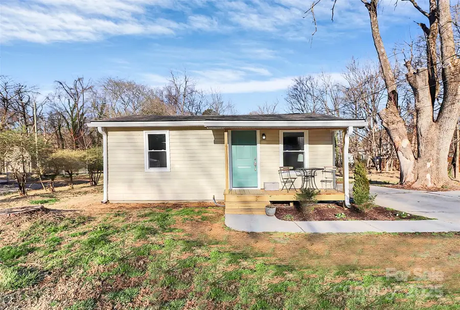 1061 Gaither Place Nw, Concord, NC 28027 - Image #2