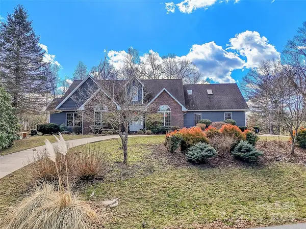 88 Adams Drive, Clyde, NC 28721