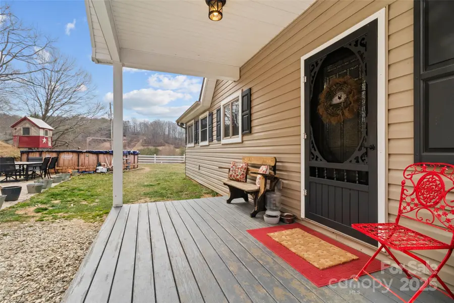 83 Roland Street, Burnsville, NC 28714 - Image #3