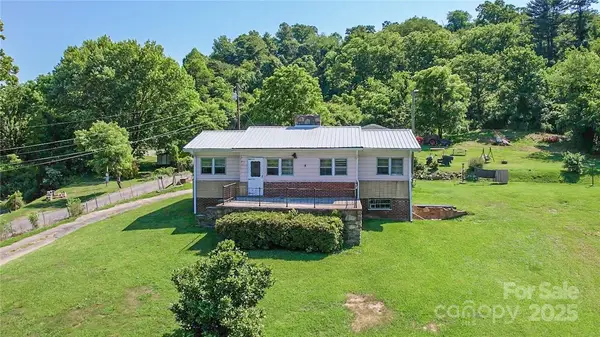 415 Weaverville Road, Asheville, NC 28804