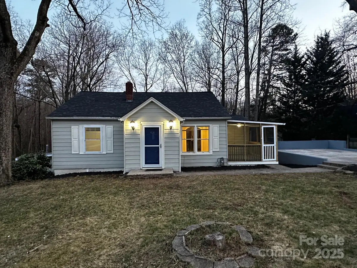 424 20th Avenue Ne, Hickory, NC 28601 - Image #1