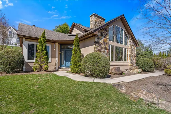 3001 Hickory Nut Trail, Hendersonville, NC 28739