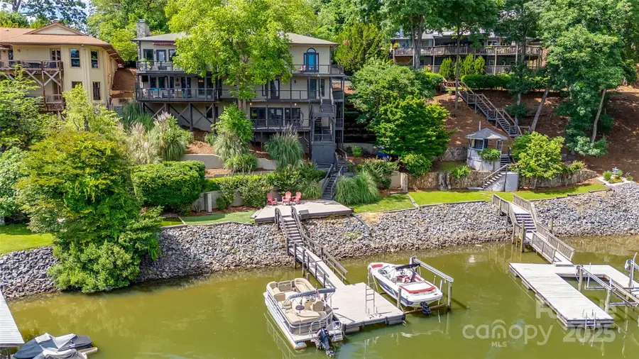 8014 Kiwi Point, Tega Cay, SC 29708 - Image #2