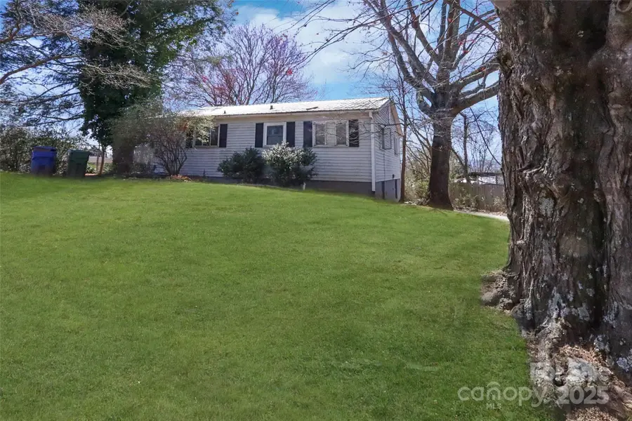 28 Deaverview Road, Asheville, NC 28806 - Image #2