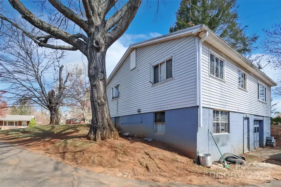 28 Deaverview Road, Asheville, NC 28806 - Image #3