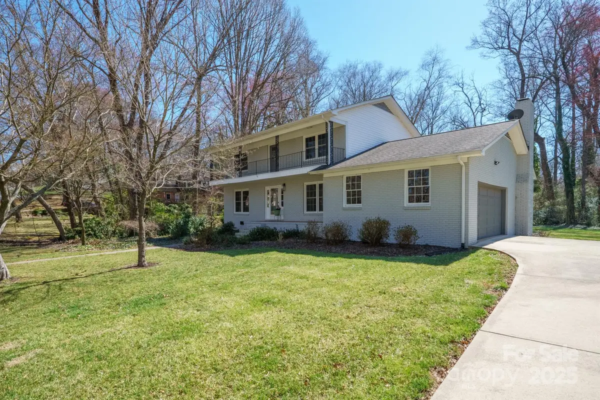 306 7th Street Place Ne, Conover, NC 28613 - Image #1