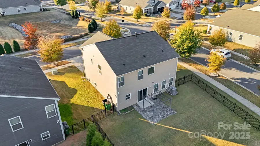 11203 Chapeclane Road, Charlotte, NC 28278 - Image #2