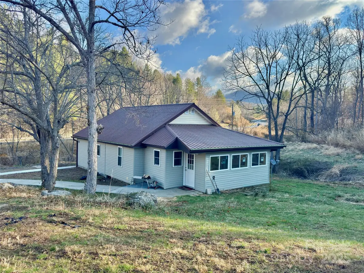 55 Summit View Drive, Marshall, NC 28753 - Image #1