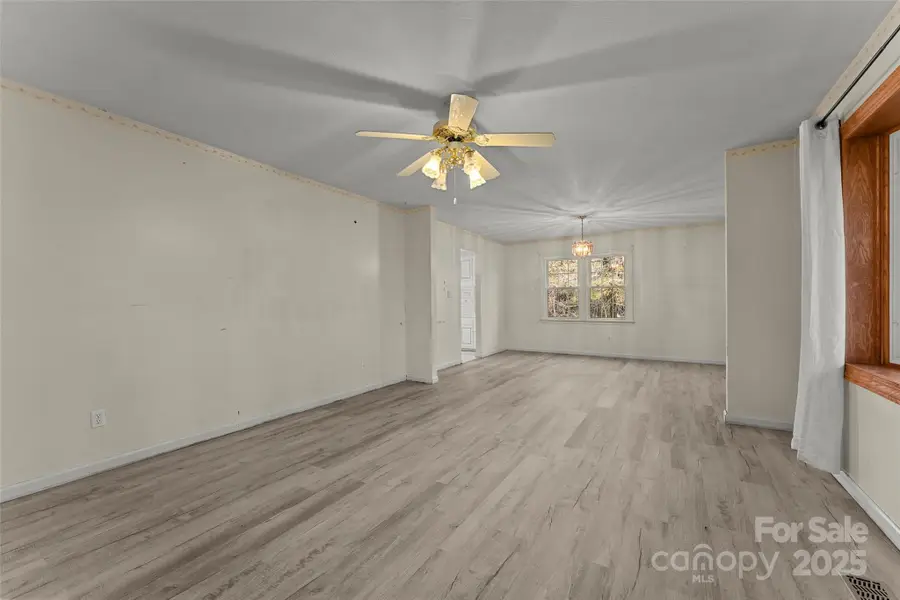 123 Castleton Lane, Hendersonville, NC 28791 - Image #3