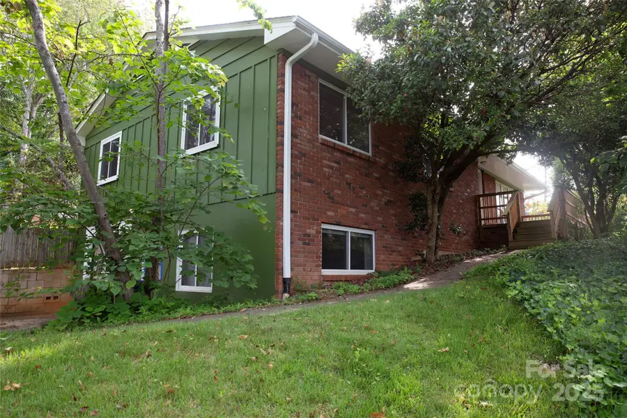 3 Quail Cove Road, Asheville, NC 28804 - Image #2