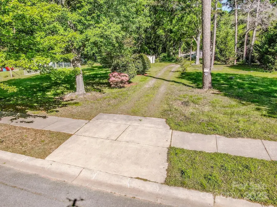 524 Dawn Circle, Charlotte, NC 28213 - Image #2