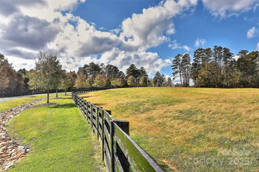 153 Badenyon Place, Union Grove, NC 28689 - Image #2