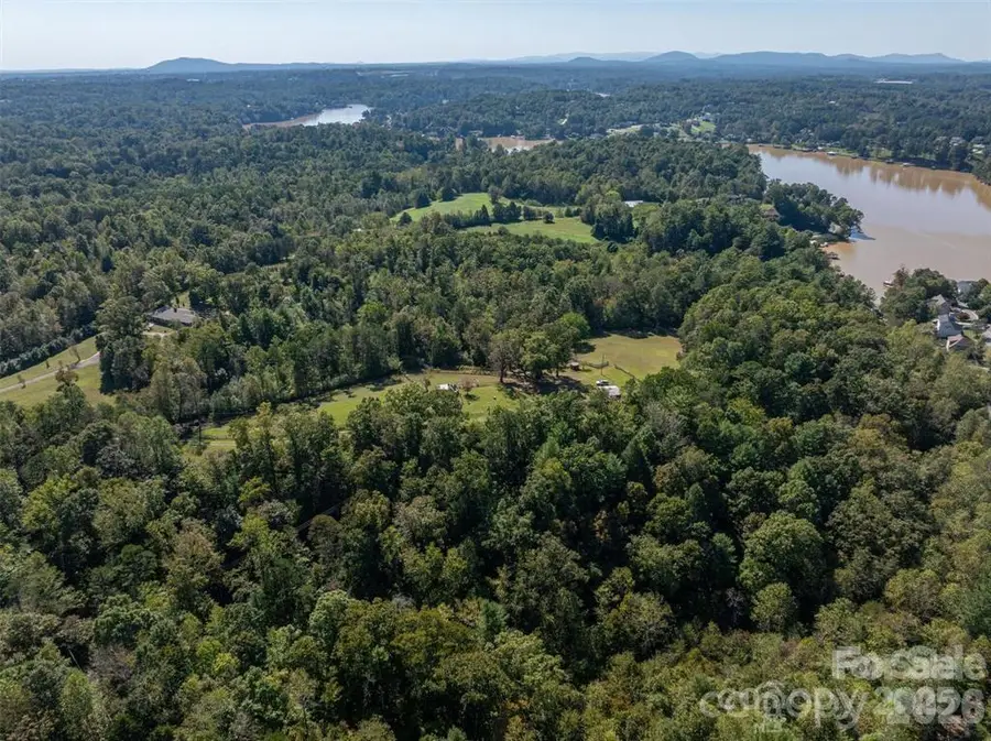 3421 6th Street Drive Nw, Hickory, NC 28601 - #3