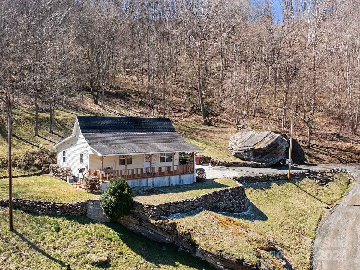 427 Johnson Cemetery Road, Bakersville, NC 28705 - Image #1