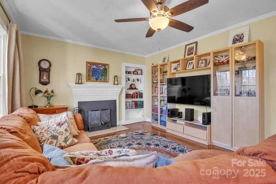 1109 Wildwood Road Ne, Lenoir, NC 28645 - Image #2