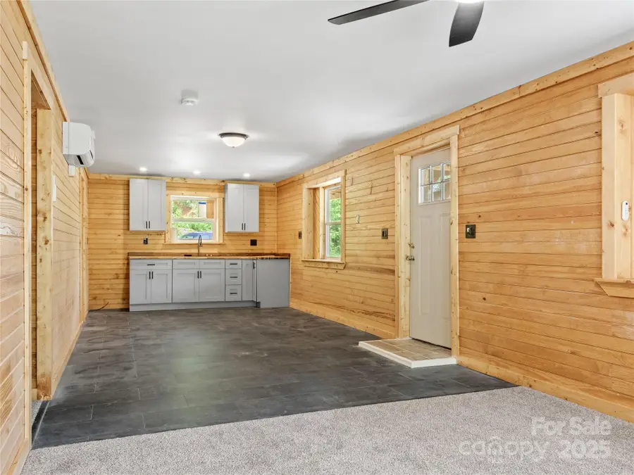 137 Red Maple Lane, Burnsville, NC 28714 - Image #2