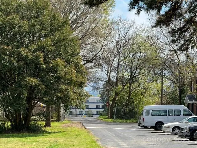 2015 C Avenue, Charlotte, NC 28216 - Image #3