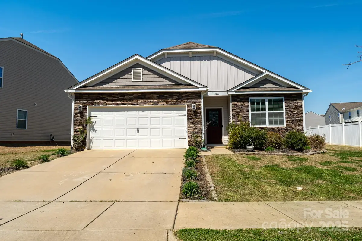 6816 Pennyroyal Way, Charlotte, NC 28216 - Image #1