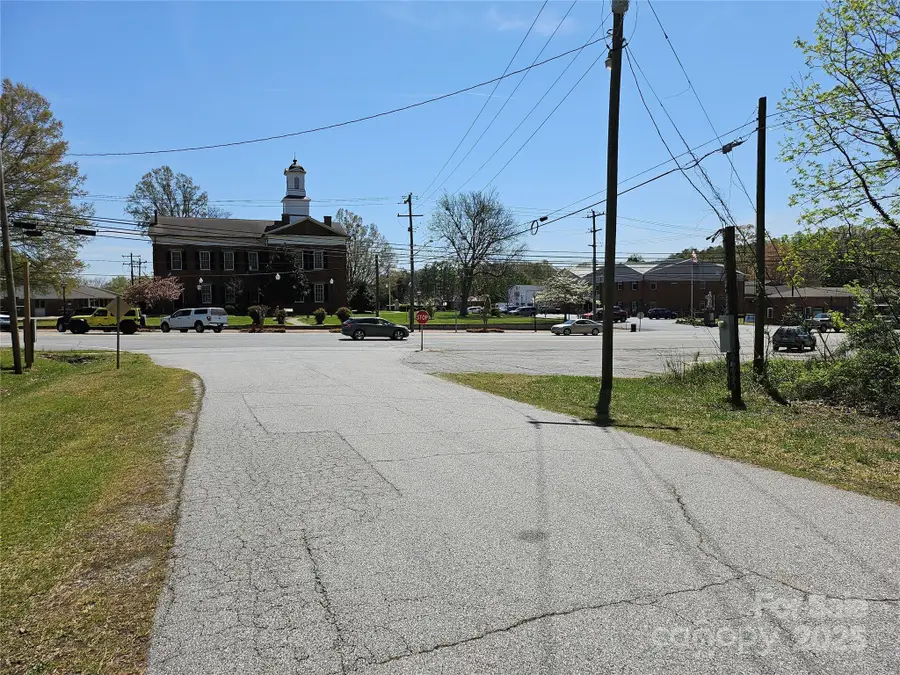 000 Mills Street, Columbus, NC 28722 - Image #2