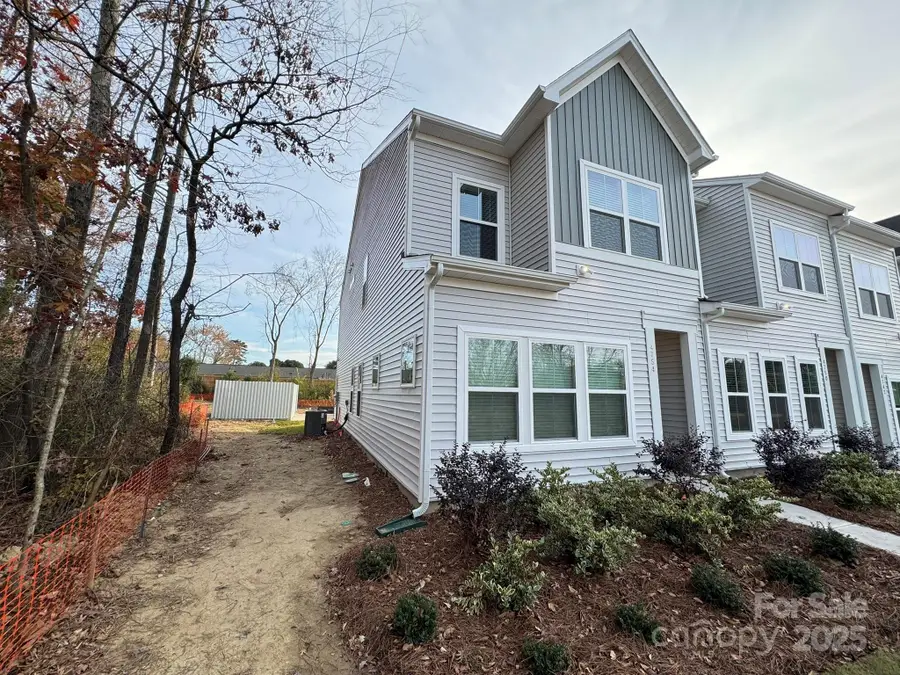 4754 Lakeview Road N #19, Charlotte, NC 28216 - Image #3