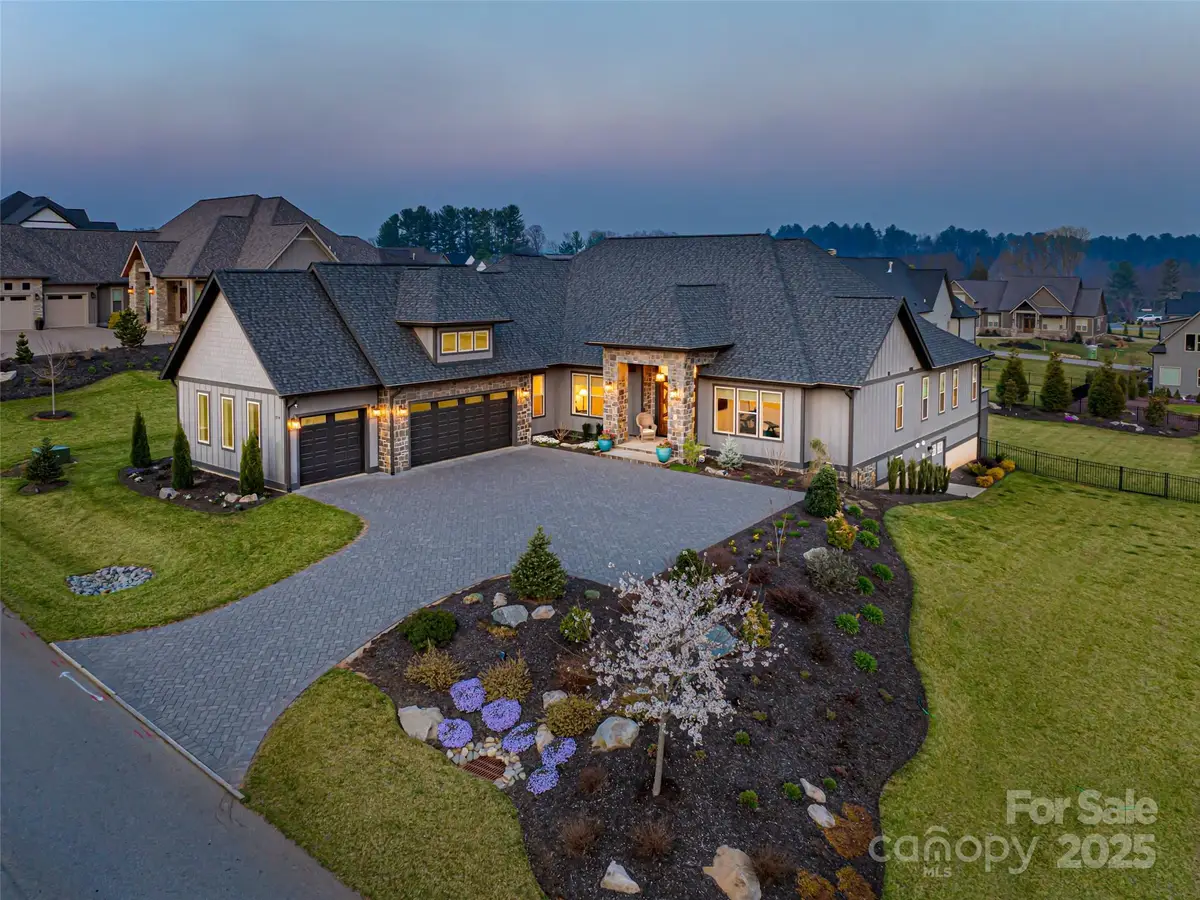 274 Daniel Circle Drive, Mills River, NC 28759 - Image #1