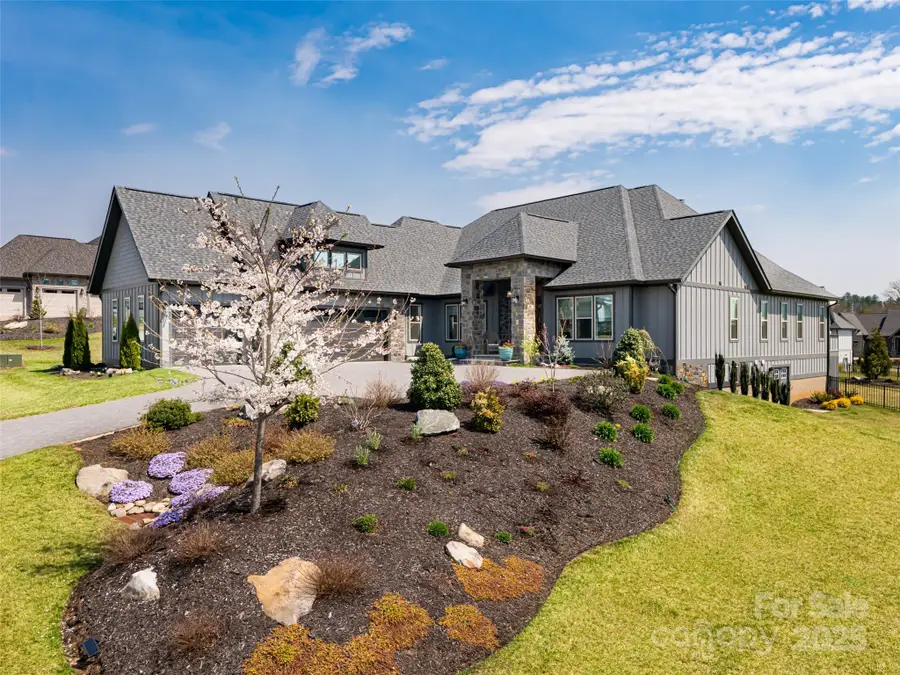 274 Daniel Circle Drive, Mills River, NC 28759 - Image #3