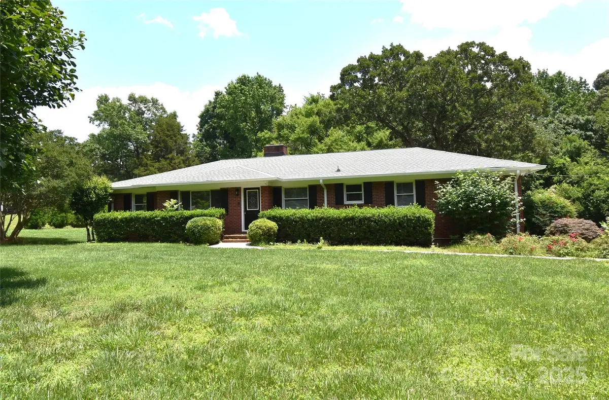 8608 Cedarbrook Drive, Charlotte, NC 28215 - Image #1