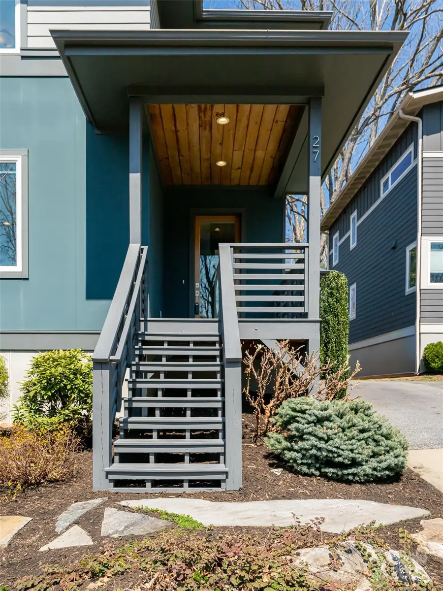 27 Mauricet Lane, Asheville, NC 28806 - Image #3