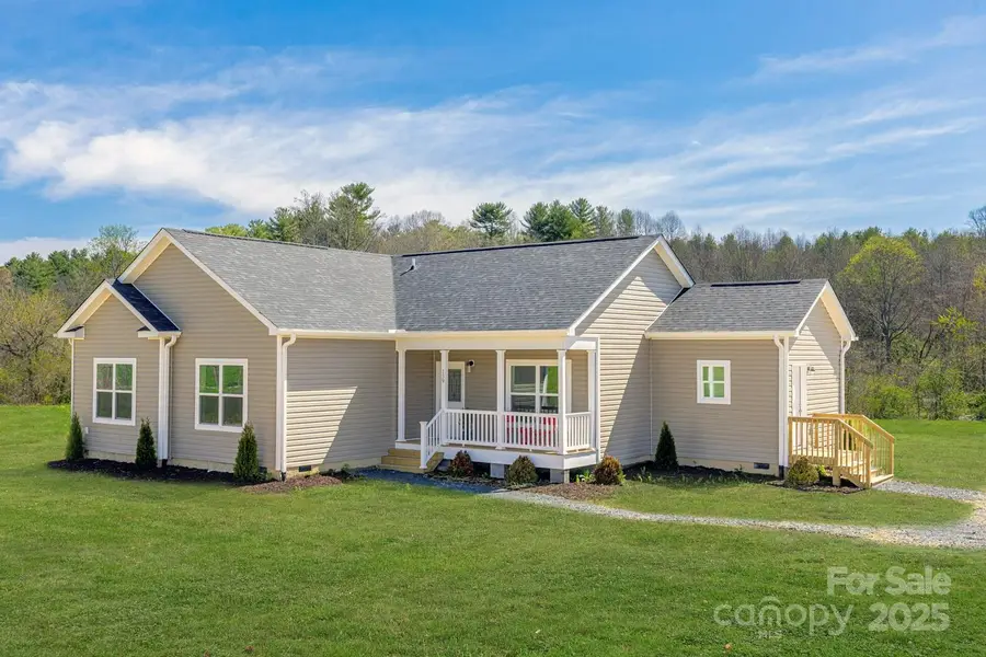 139 Mullinax Drive, Hendersonville, NC 28792 - Image #2