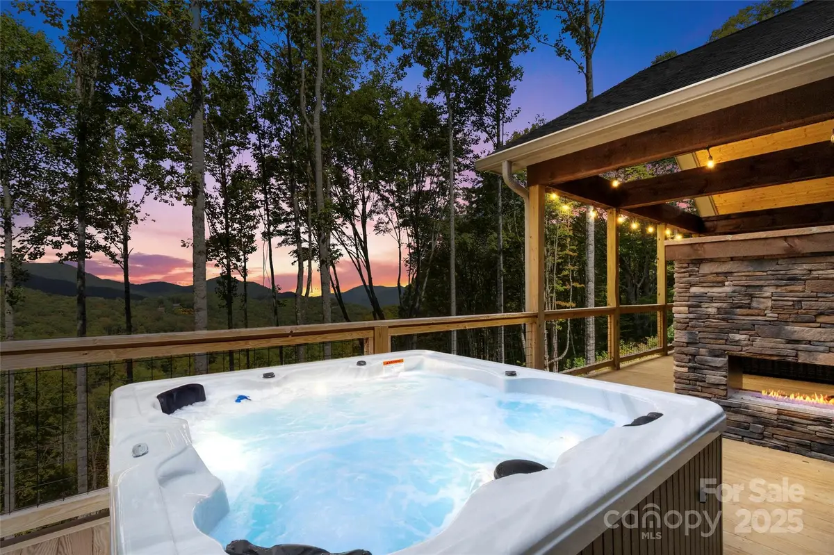 377 S Ridge Runner Road, Burnsville, NC 28714 - Image #1