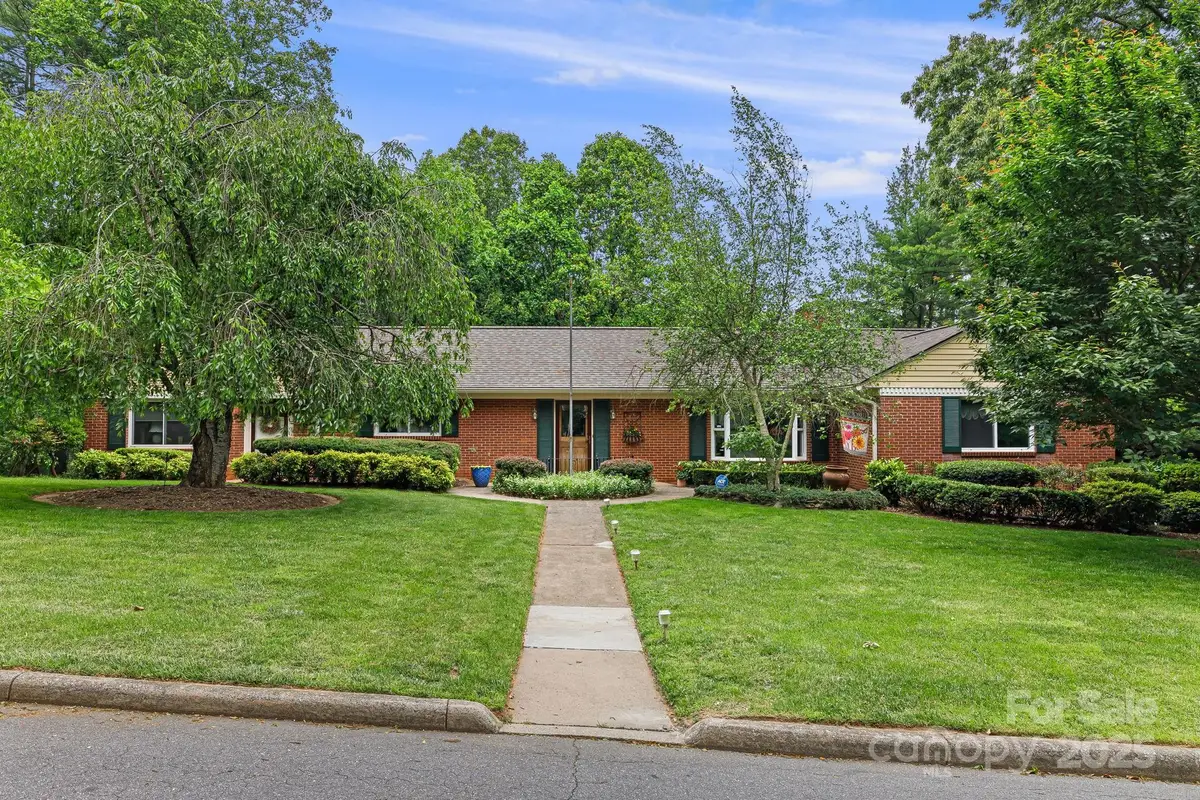 4 Dogwood Road, Asheville, NC 28804 - Image #1