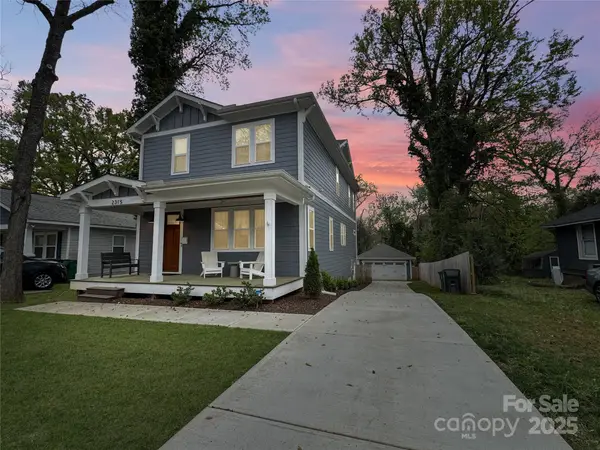 2315 Dundeen Street, Charlotte, NC 28216