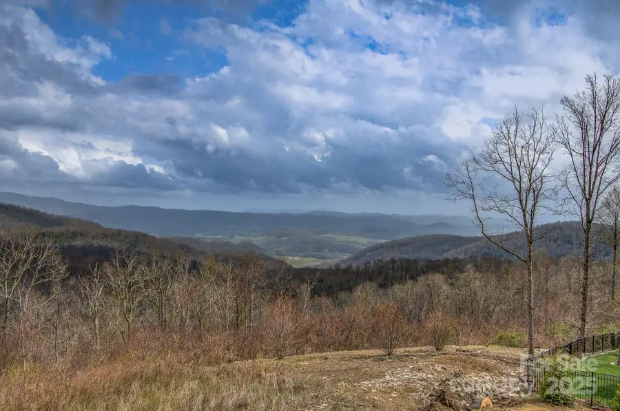 475 Dancing Bear Drive, Hendersonville, NC 28792 - Image #3