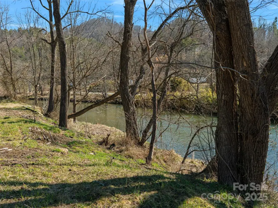 827 Us Hwy 19w Highway, Burnsville, NC 28714 - Image #3