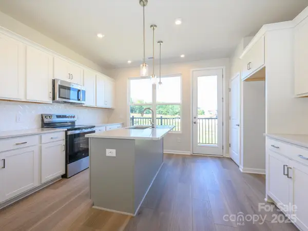 5727 Castlerea Drive, Charlotte, NC 28217