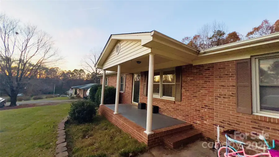 124 Riley Road, Dallas, NC 28034 - Image #2