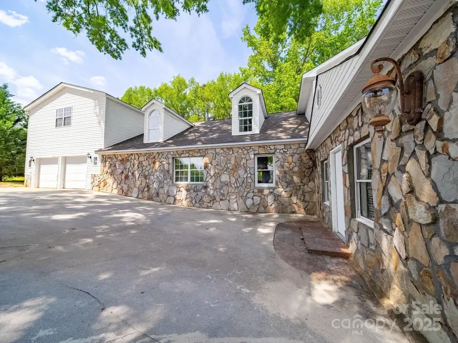 308 E Miller Street #1, Jefferson, SC 29718 - Image #2