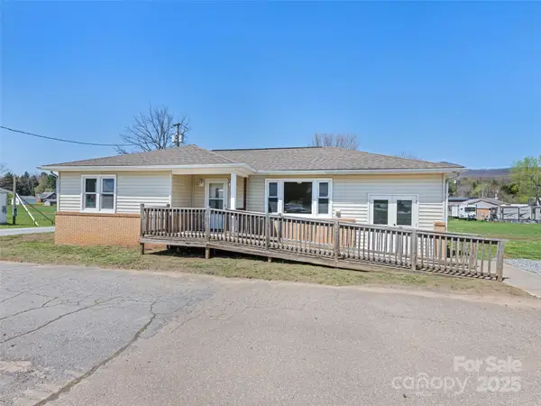 13 Depot Street, Clyde, NC 28721