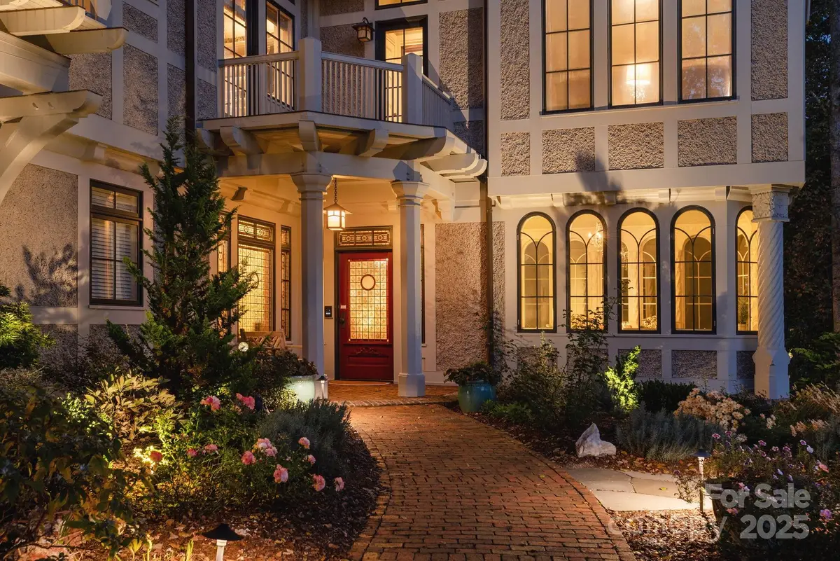 8 Fairway Place, Asheville, NC 28803 - Image #1