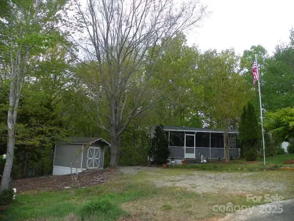 124 Hummingbird Circle, New London, NC 28127