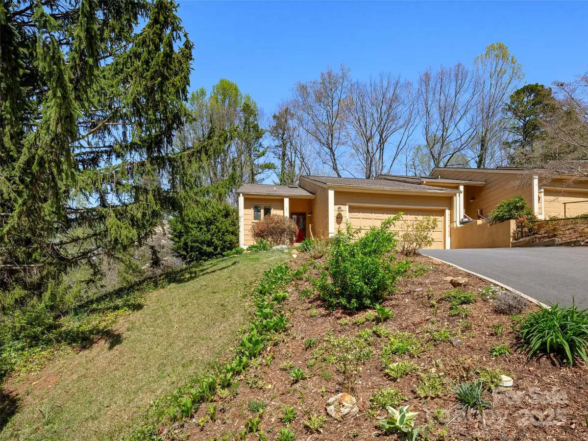 101 Beaver Ridge Road, Asheville, NC 28804 - Image #1